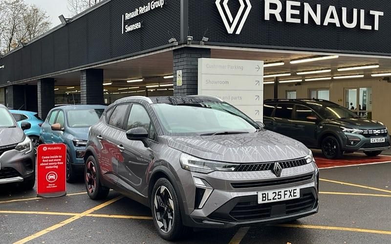Metallic oyster grey Used 2025 Renault Captur Techno SUV | £20,656 (A bit pricey) - Image 1/4