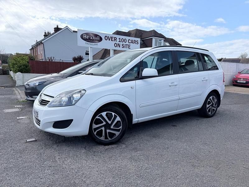 Used Vauxhall Zafira 120 HP (88 kW) 2014 White MPV