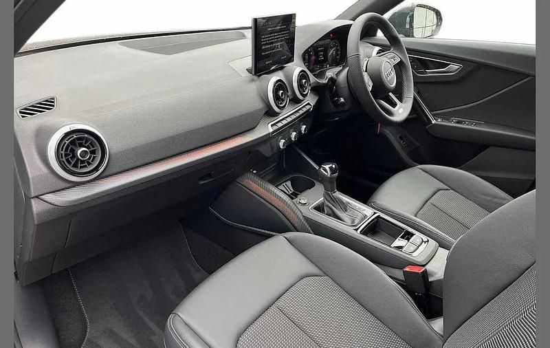 Ny Audi Q2 S-Line 147 HK (108 kW) 2026 Grå SUV