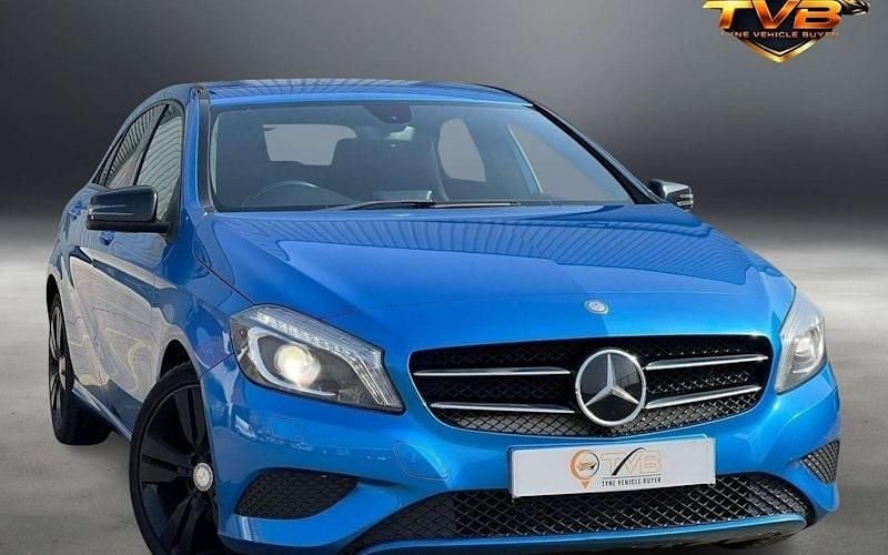 Begagnad Mercedes A180 109 HK (80 kW) 2013 Halvkombi