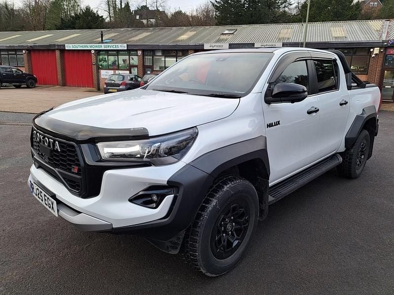 White Used 2025 Toyota HiLux Sport Pickup | £38,950 (A bit pricey) - Image 1/4