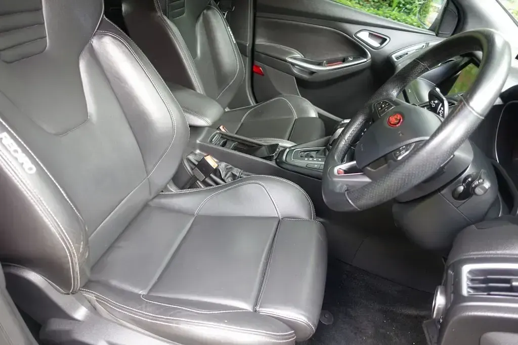 Used Ford Focus ST 185 HP (136 kW) 2017 Black Hatchback