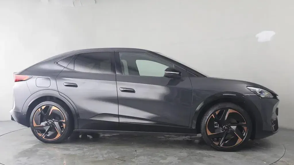 Used Cupra Tavascan 210 kW (286 HP) 2025 SUV