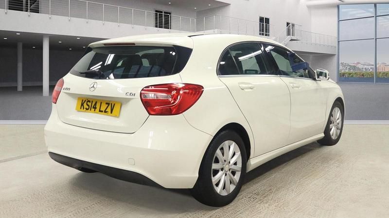 Used Mercedes A180 SE 2014 White Hatchback