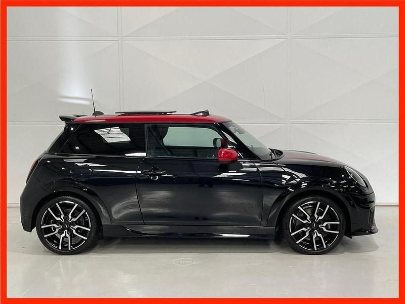 Used Mini Cooper Sport 204 HP (150 kW) 2024 Black Hatchback