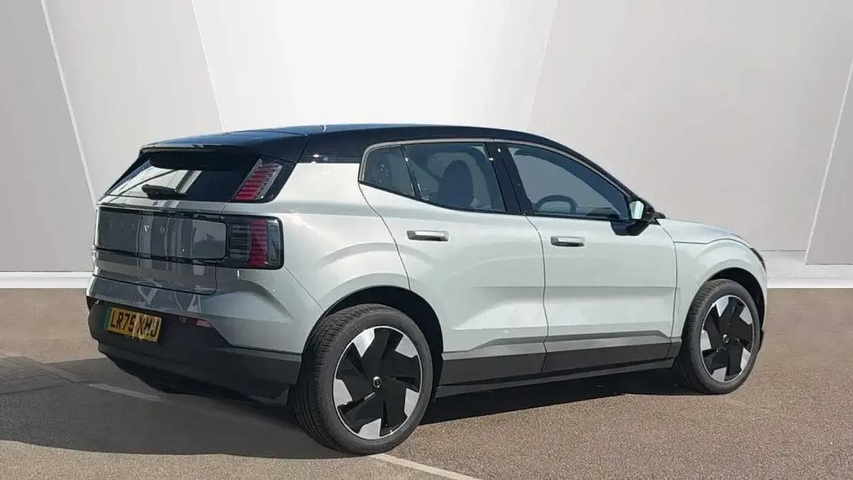 Usado Volvo EX30 Performance 314 kW (428 HP) 2025 Cinzento SUV