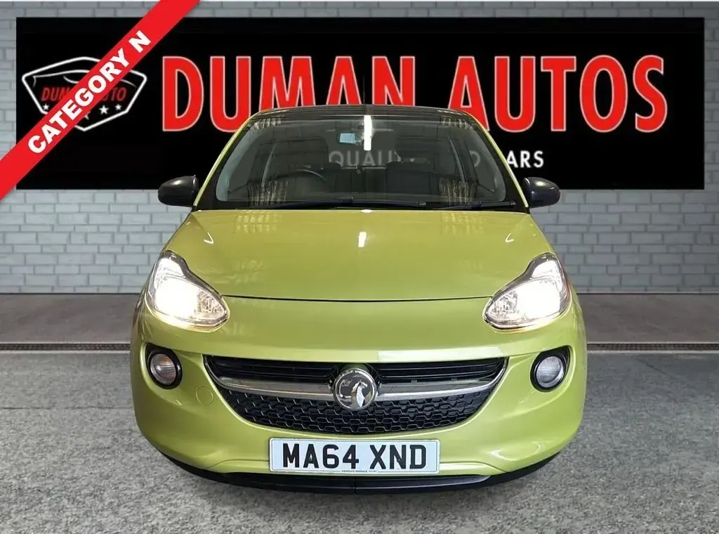 Usado Vauxhall Adam Glam 70 HP (51 kW) 2014 Verde Citadino