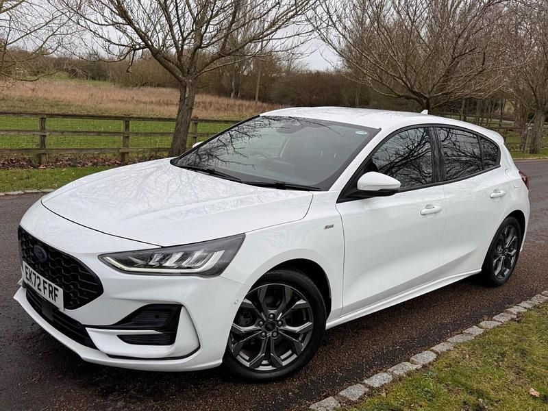 Used Ford Focus ST-Line 125 HP (91 kW) 2022 White Hatchback