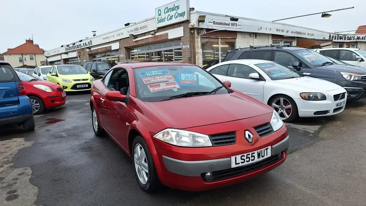 Used Renault Mégane Cabriolet Dynamique 2005 Red Cabriolet