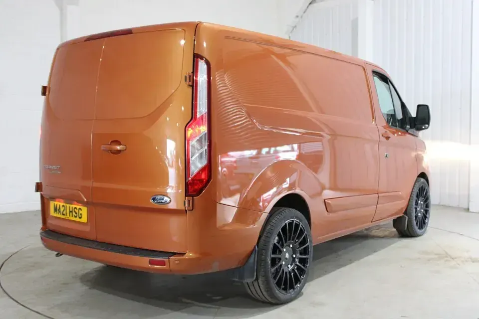 Used Ford Transit Custom Limited 130 HP (95 kW) 2021 Orange Van
