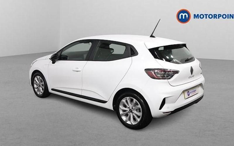Used Renault Clio V Evolution 143 HP (105 kW) 2025 White Hatchback