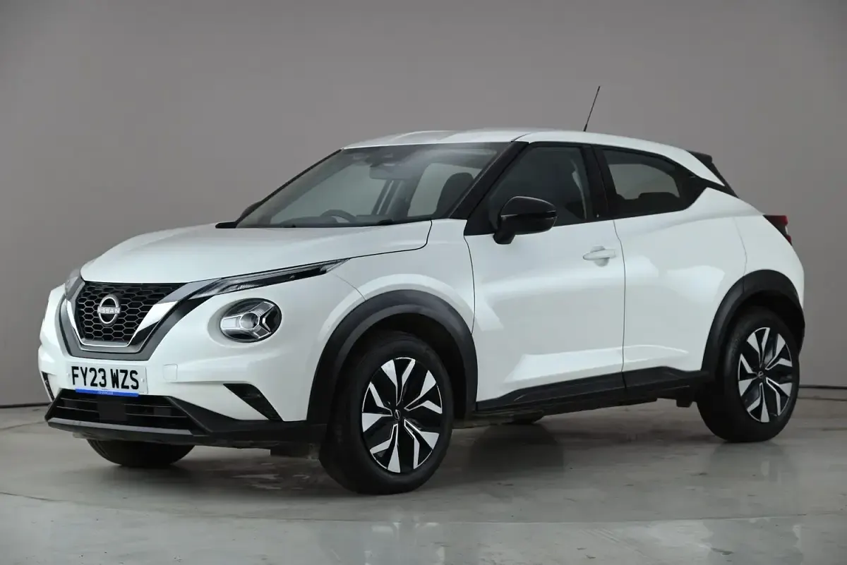 Used Nissan Juke Acenta 114 HP (83 kW) 2023 White SUV