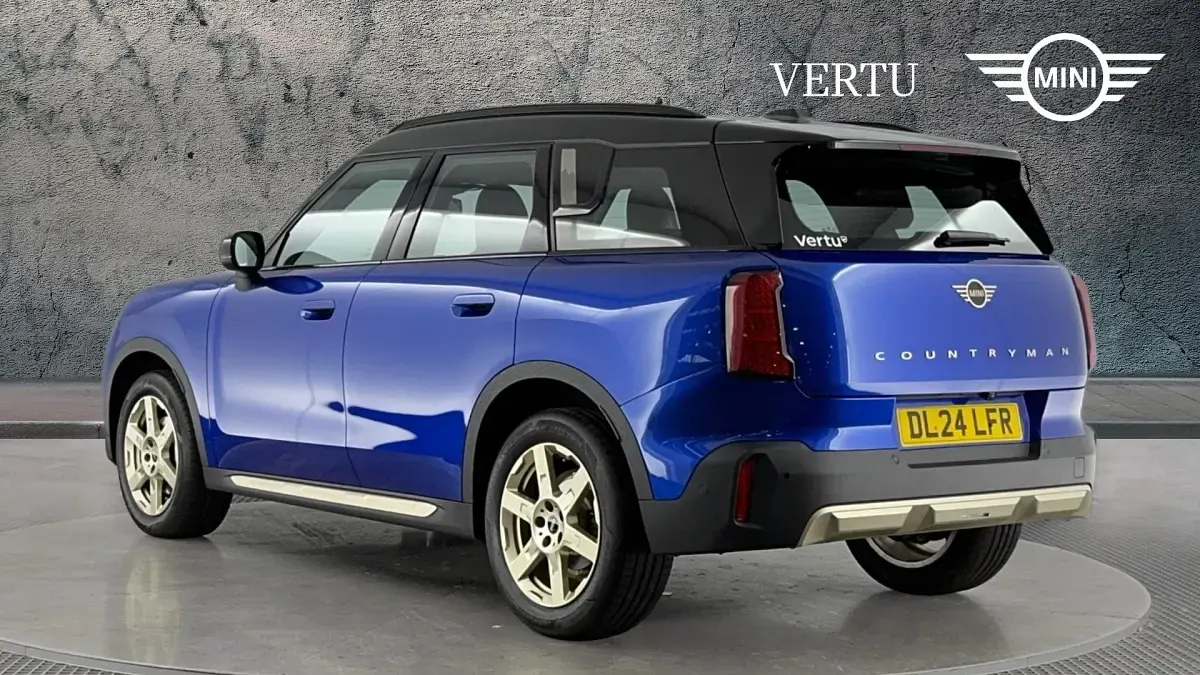 Used Mini Countryman Exclusive 170 HP (125 kW) 2024 Blazing blue SUV