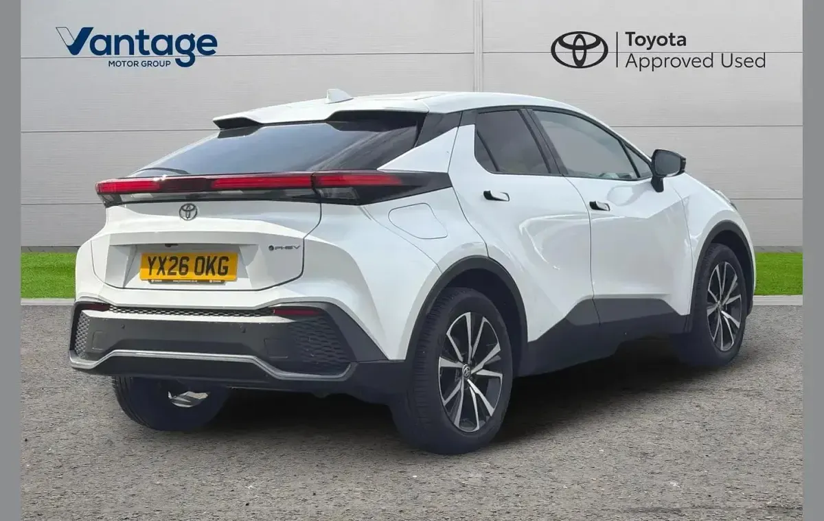 New Toyota C-HR Design 220 HP (161 kW) 2026 White SUV