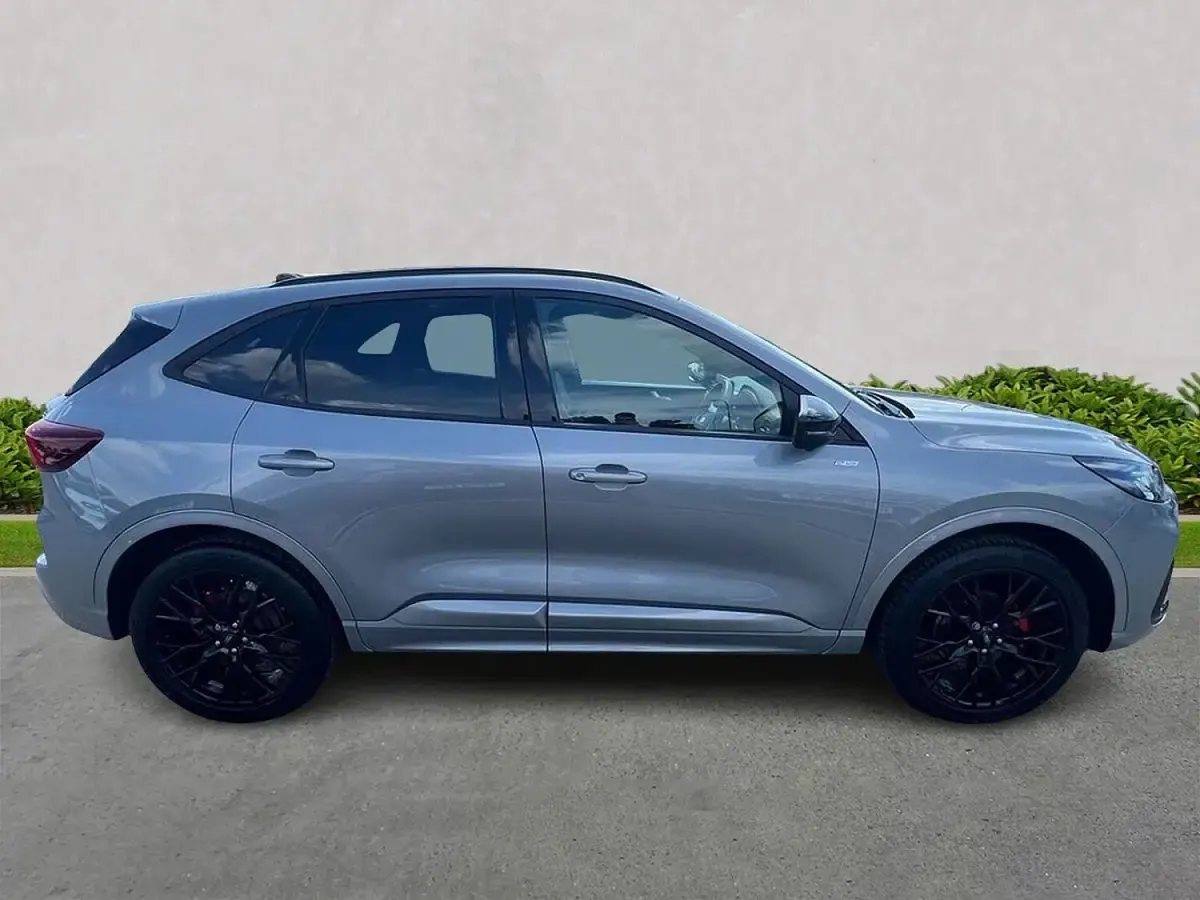 Used Ford Kuga ST-Line X 243 HP (178 kW) 2025 Solar silver (metallic) SUV