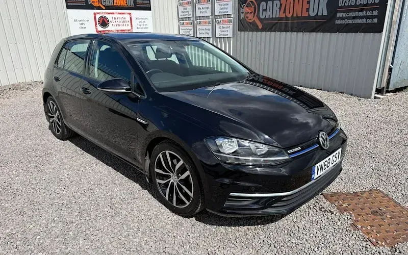 Second-hand VW Golf VII SE 131 CP (96 kW) 2018 Hatchback