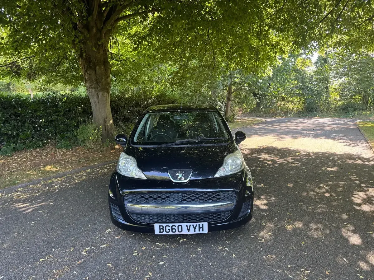 Used Peugeot 107 68 HP (50 kW) 2010 Black Hatchback