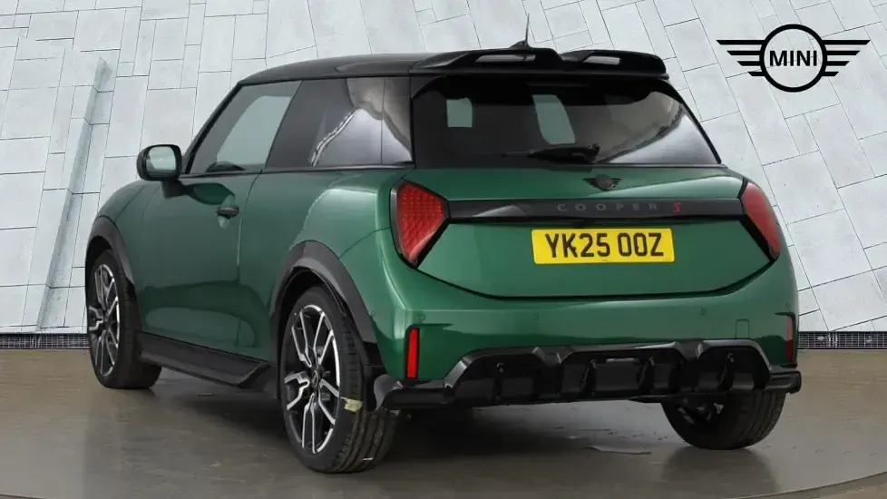 Used Mini Cooper S Hatch 201 HP (147 kW) 2025 Green Hatchback