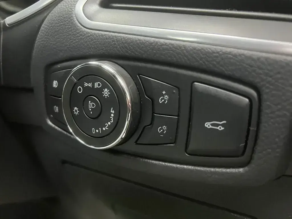 Begagnad Ford S-MAX Titanium 150 HK (110 kW) 2016 Svart Minibuss