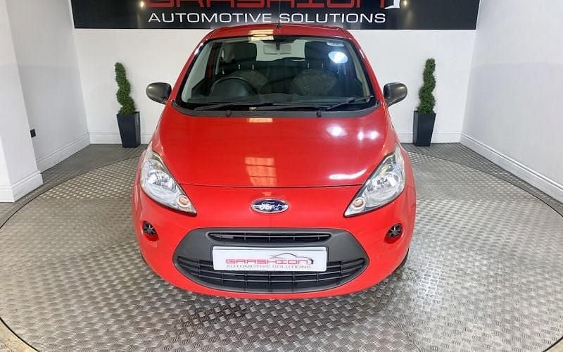 Used Ford Ka Studio 69 HP (50 kW) 2015 Red Hatchback