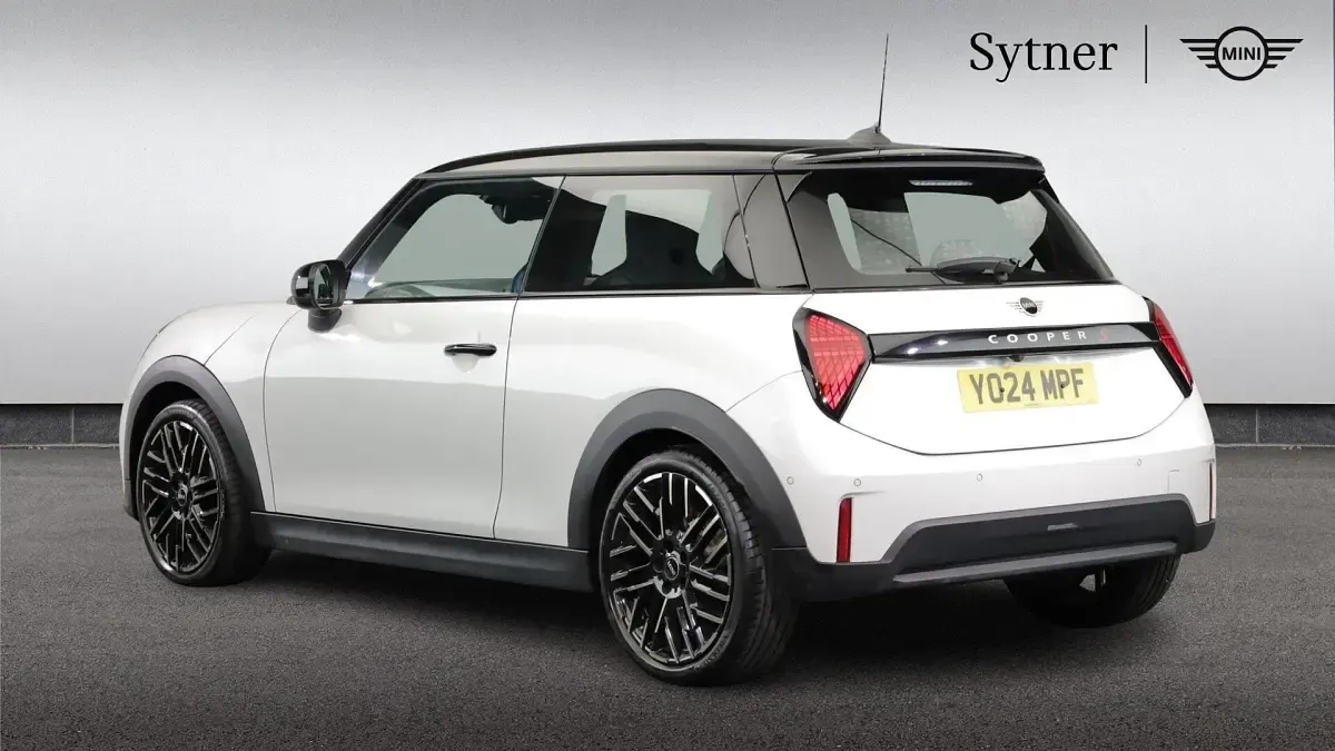 Used Mini Cooper S Hatch 201 HP (147 kW) 2024 White Hatchback
