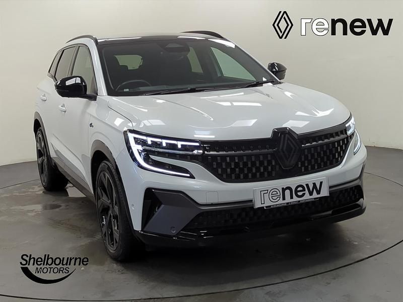 White Used 2024 Renault Austral Iconic Esprit Alpine SUV | £26,995 (Fair price) - Image 1/1