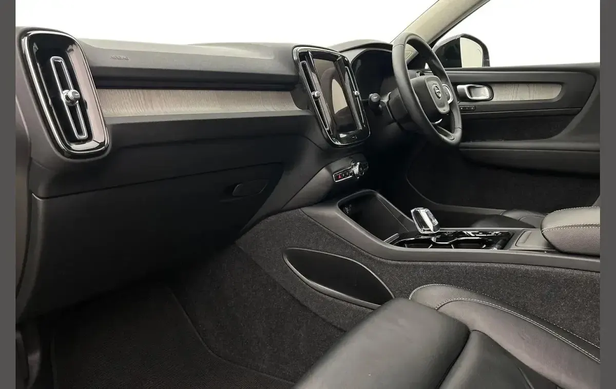 Used Volvo XC40 Ultimate 194 HP (142 kW) 2023 Black SUV