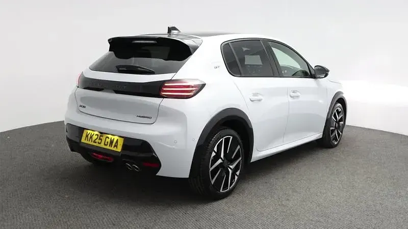 Used Peugeot 208 Premium 143 HP (105 kW) 2025 Okenite white Hatchback