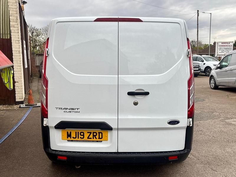 Used Ford Transit Custom 105 HP (77 kW) 2019 White Van