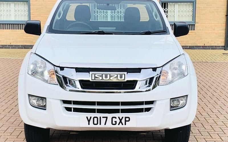 Used Isuzu D-Max 164 HP (120 kW) 2017 White Pickup