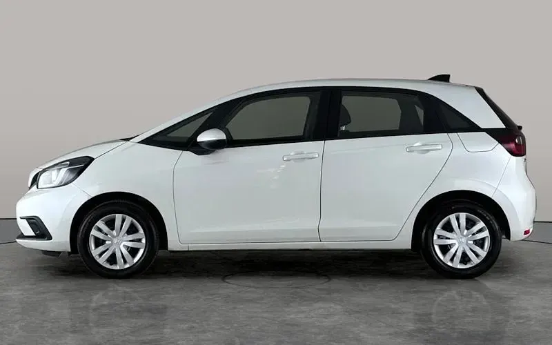 Used Honda Jazz Hybrid 109 HP (80 kW) 2021 White Hatchback