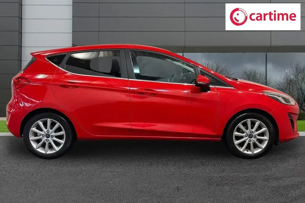 Used Ford Fiesta Titanium 100 HP (73 kW) 2019 Red Hatchback