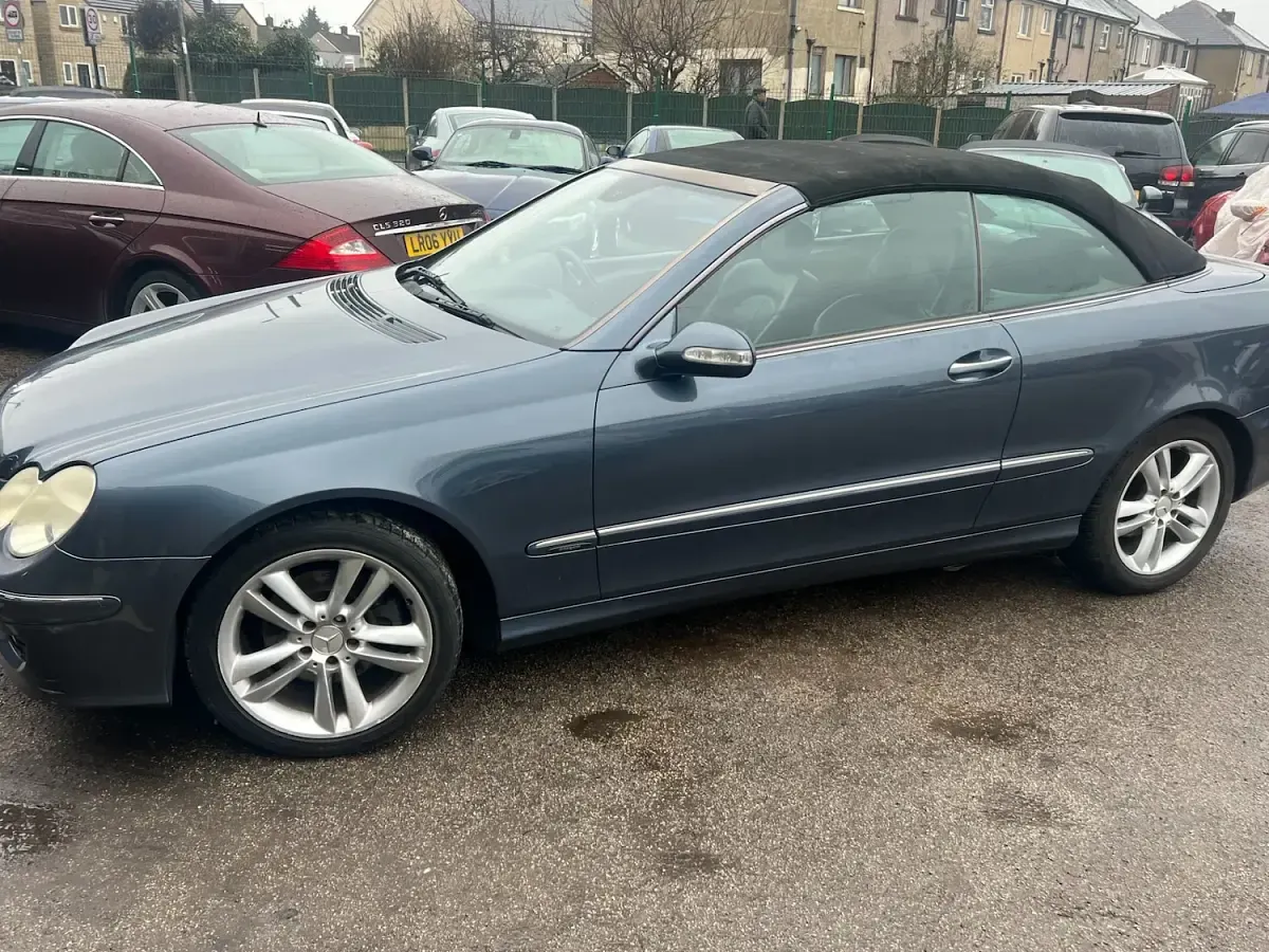 Used Mercedes CLK280 Avantgarde 2006 Blue Cabriolet