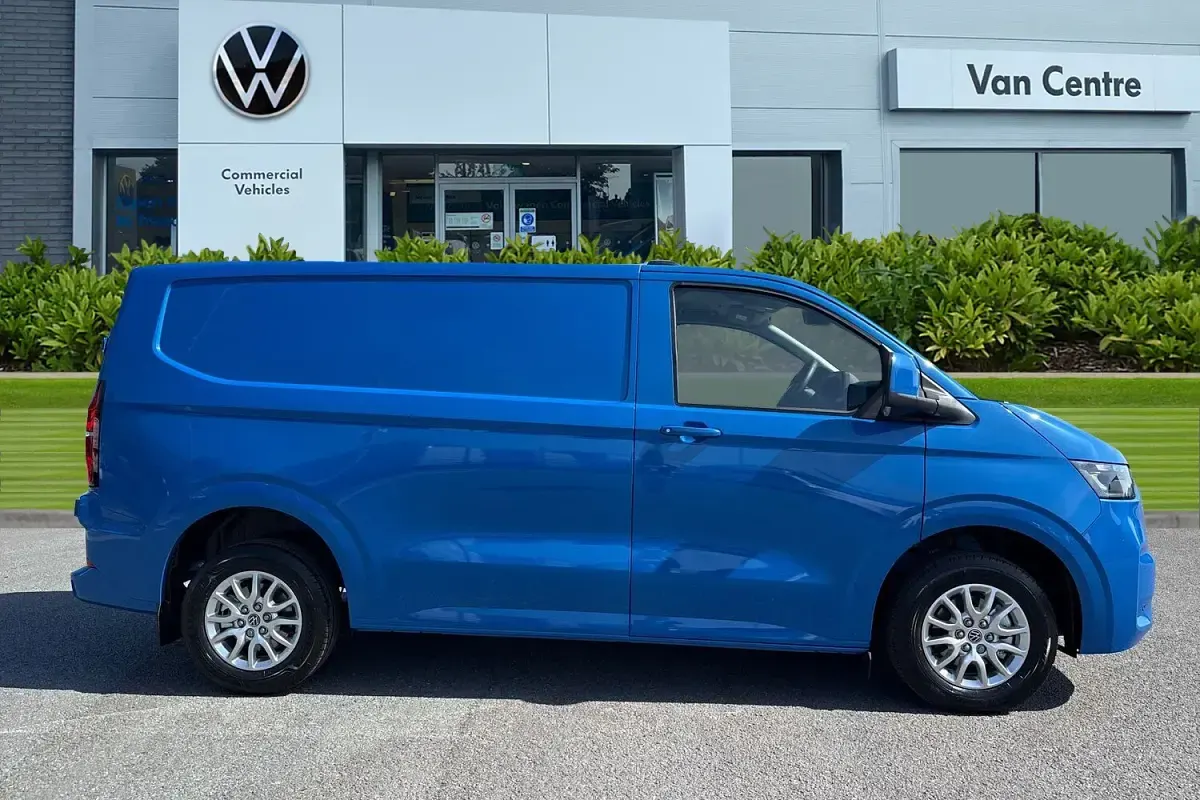 New VW Transporter 150 HP (110 kW) 2026 Blue Van