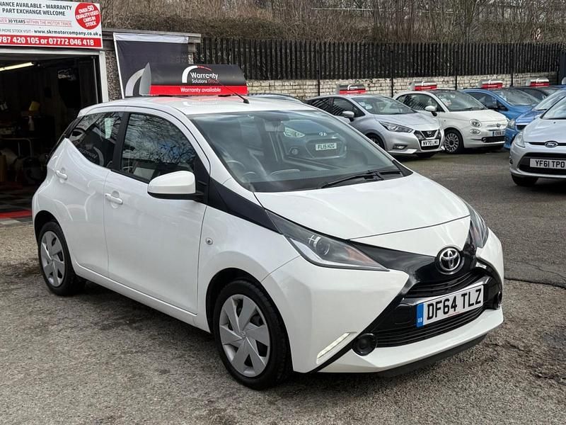 Used Toyota Aygo X-play 2015 White Hatchback