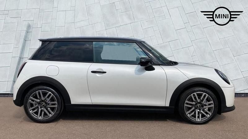 Used Mini Cooper S Hatch 201 HP (147 kW) 2024 White Hatchback