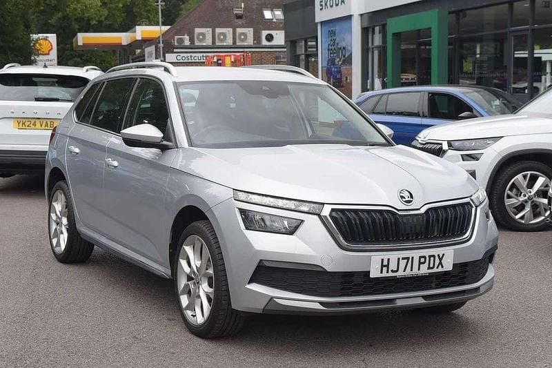 Brilliant silver metallic Used 2021 Skoda Kamiq SE L SUV | £13,900 (Fair price) - Image 1/4