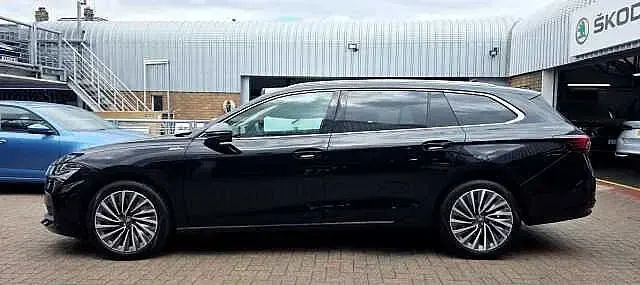 Used Skoda Superb LAURIN & KLEMENT 190 HP (139 kW) 2026 Midnight black metallic Estate