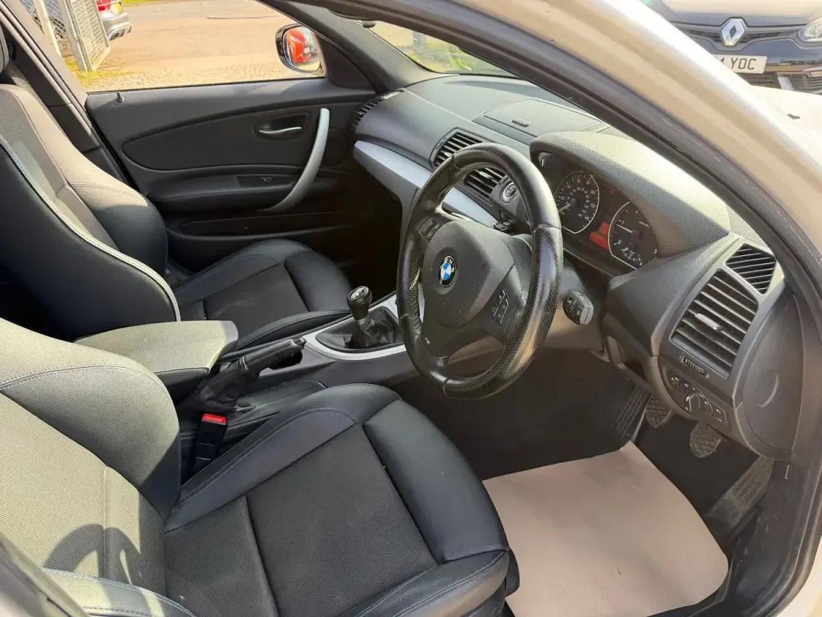 Usado BMW 118 Performance 143 CV (105 kW) 2011 Blanco Utilitario