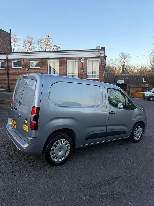 Used Vauxhall Combo Sportive 110 HP (80 kW) 2019 Grey MPV