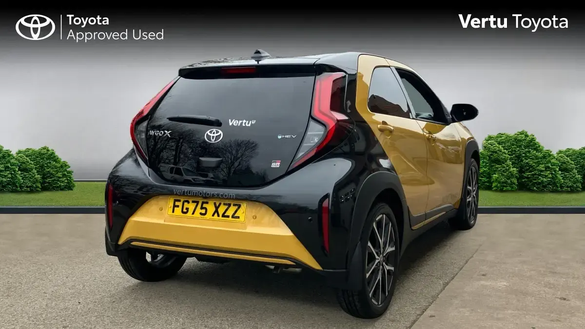 Used Toyota Aygo X Sport 116 HP (85 kW) 2025 Mustard bitone+ (metallic paint) SUV