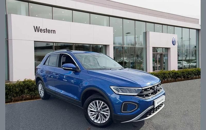 Blue Used 2022 VW T-Roc Life SUV | £19,999 (Fair price) - Image 1/4