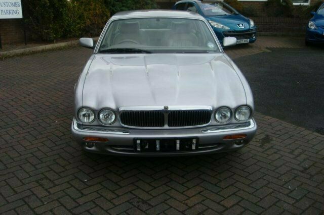 Used 2000 Jaguar XJ8 Sedan | £3,495 - Image 1/4