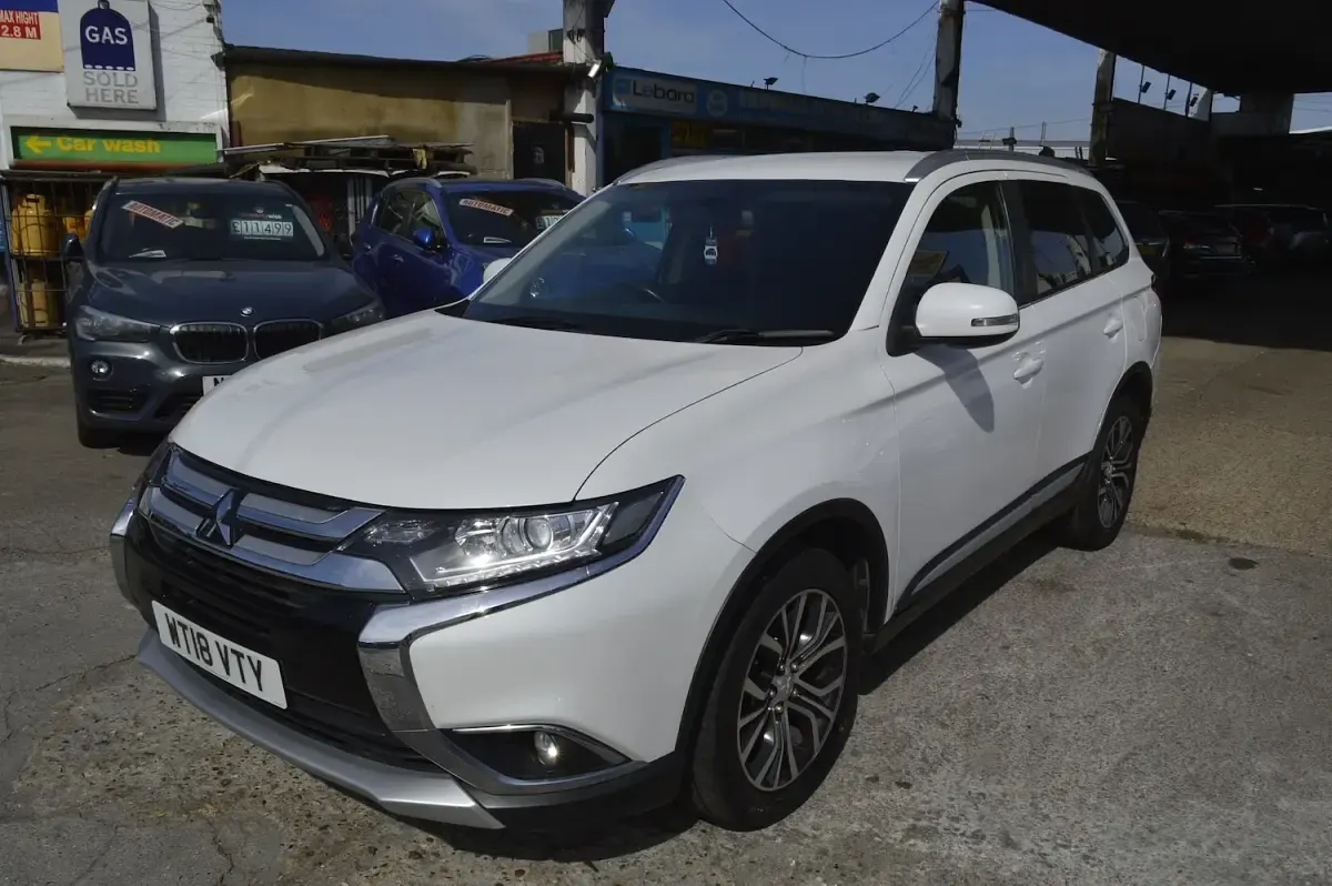 Used Mitsubishi Outlander 147 HP (108 kW) 2018 White SUV