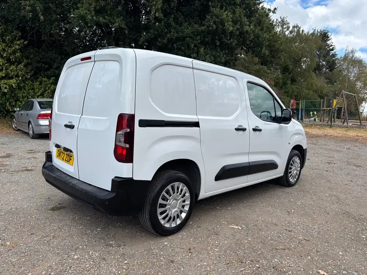 Used Toyota Proace 120 HP (88 kW) 2023 White MPV