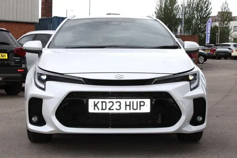 Used Suzuki Swace 140 HP (102 kW) 2023 White Estate