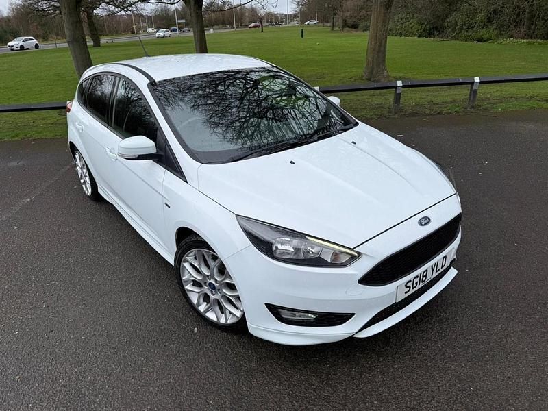 Used Ford Focus ST-Line 2018 White Hatchback
