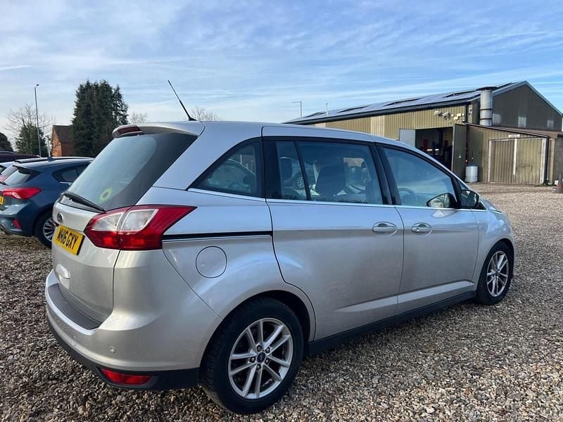 Used Ford Grand C-Max Zetec 120 HP (88 kW) 2016 Silver MPV