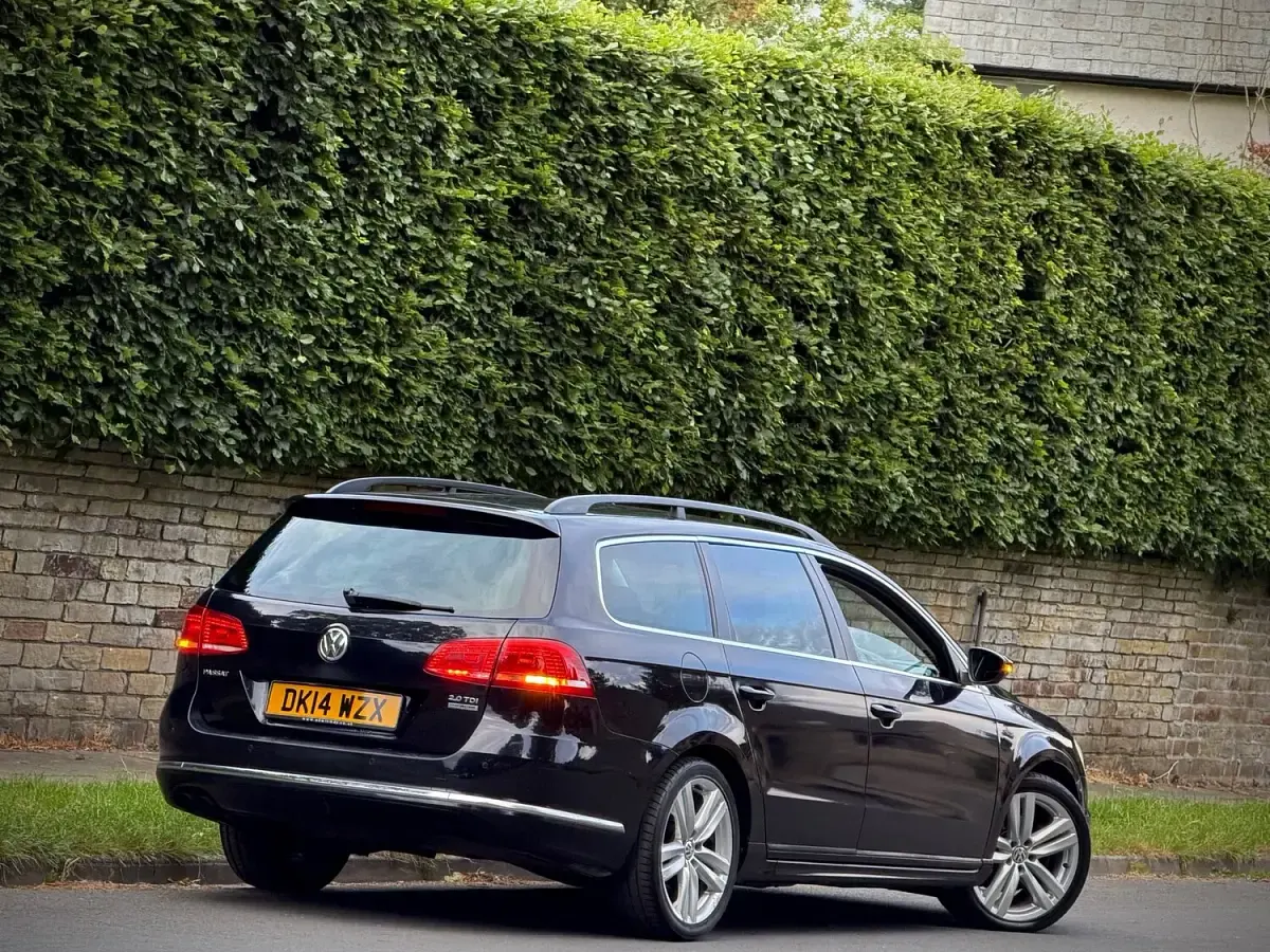 Used VW Passat R-line 140 HP (102 kW) 2014 Black Estate