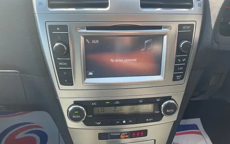 Used Toyota Avensis 150 HP (110 kW) 2014 Silver Sedan